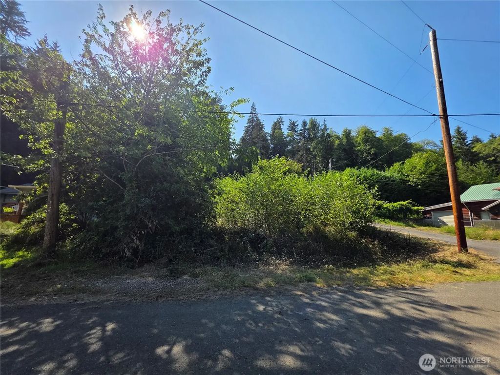 929 Duffy St, Aberdeen