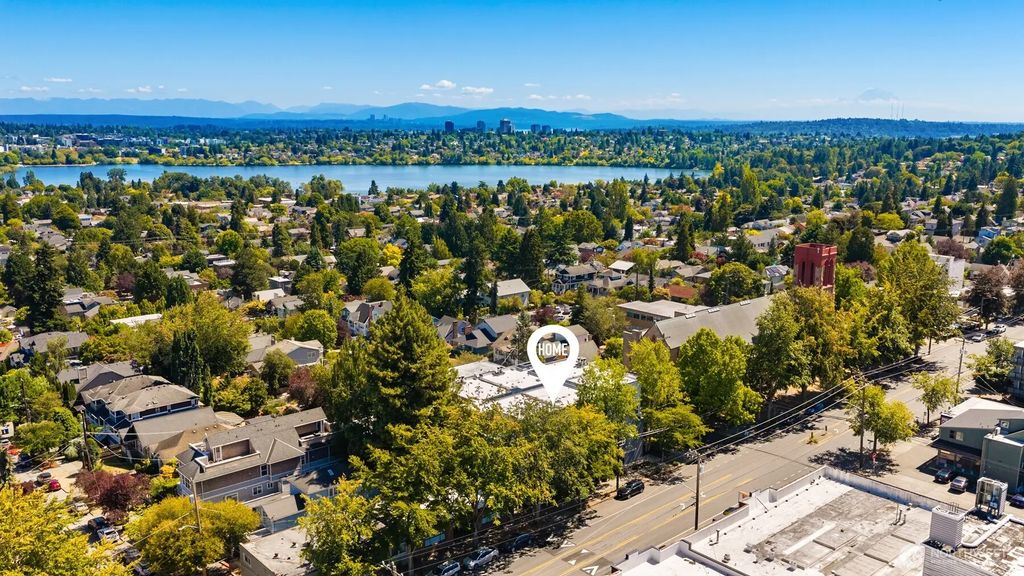 7600 Greenwood Avenue N 209, Seattle