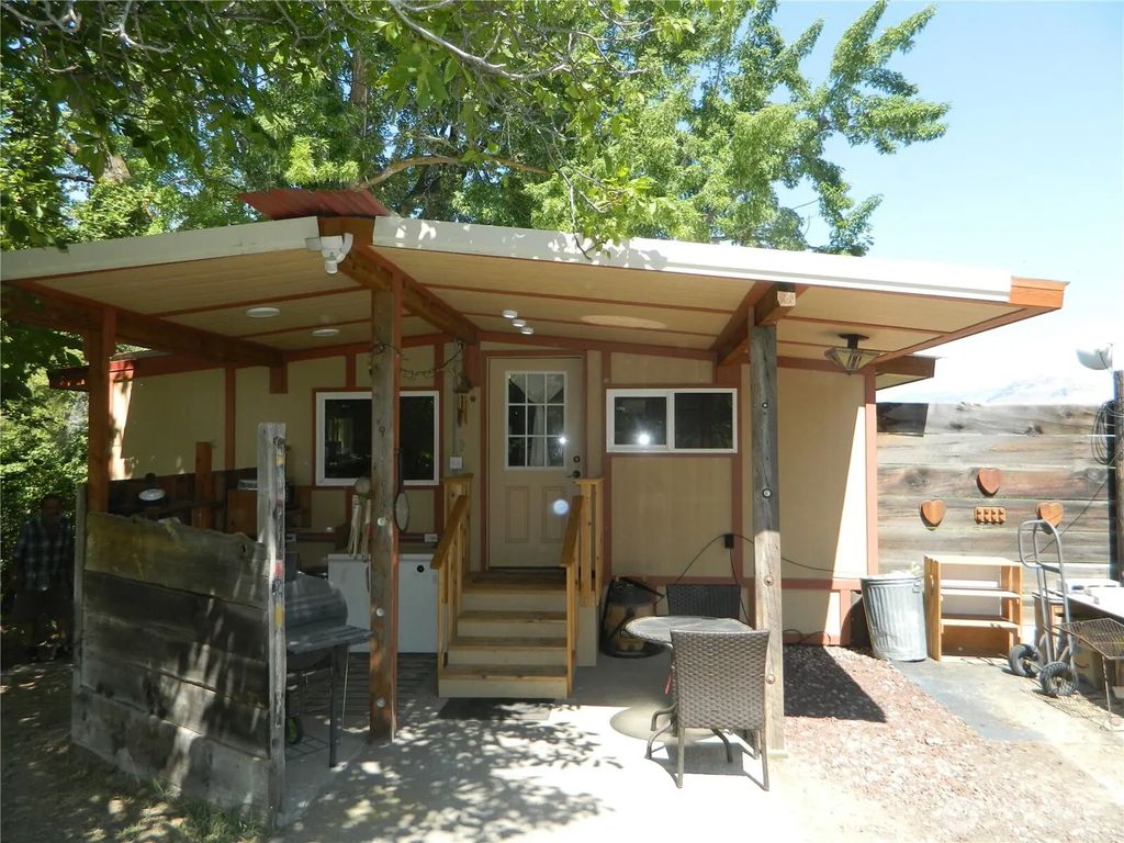 31676 G Highway 97, Tonasket