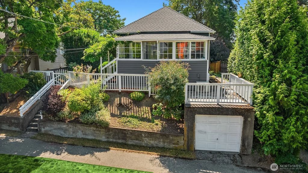 3943 S Orcas Street, Seattle