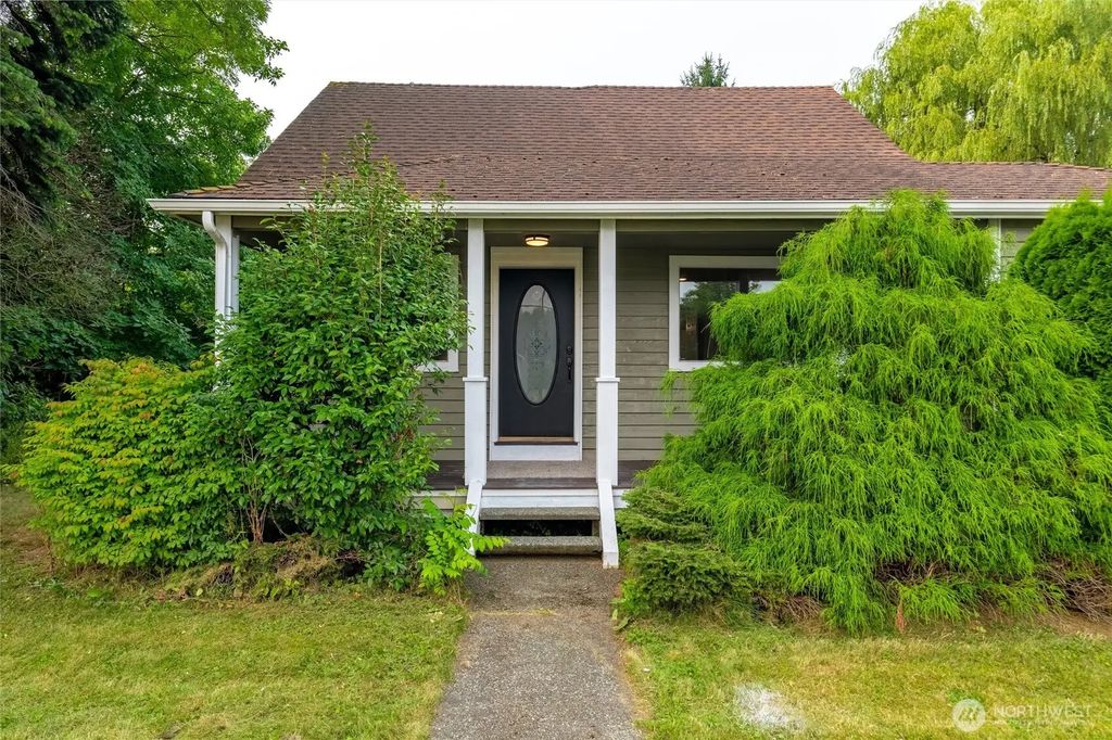 811 Nooksack Avenue, Nooksack