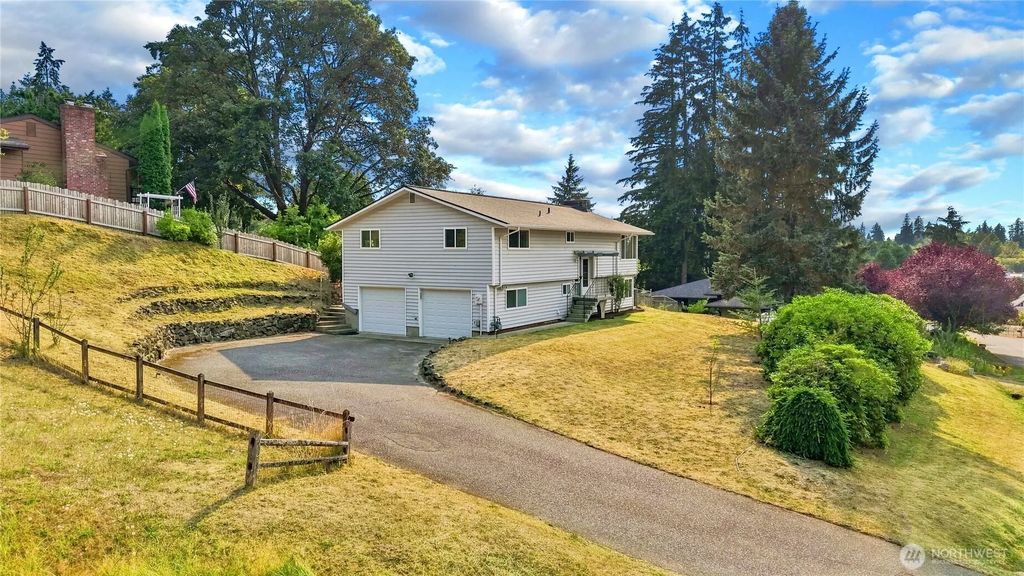 1875 Ne Bentley Drive, Bremerton
