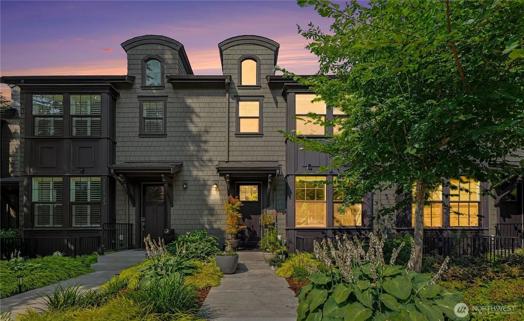 2111 9th Avenue W 22, Seattle