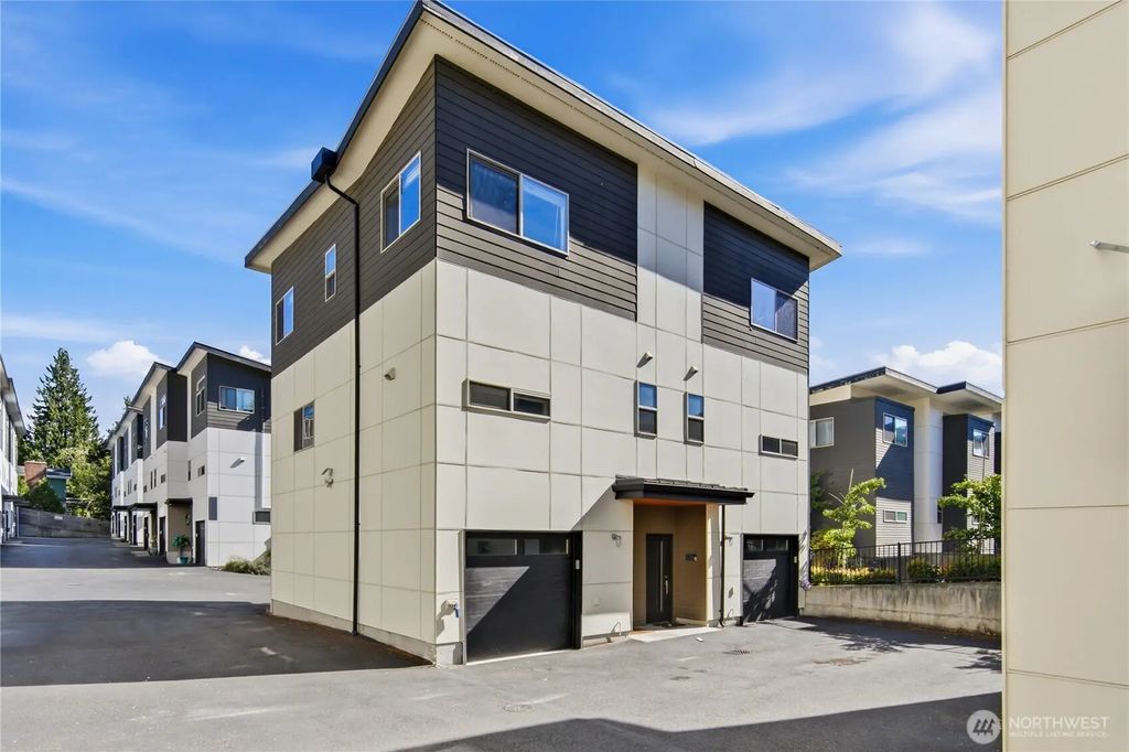 4206 S Greenbelt Station Drive, Seattle