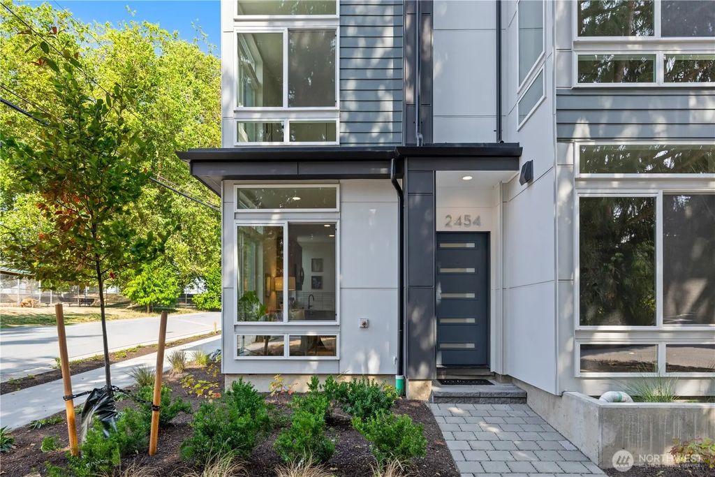 2454 Nw 60th Street, Seattle