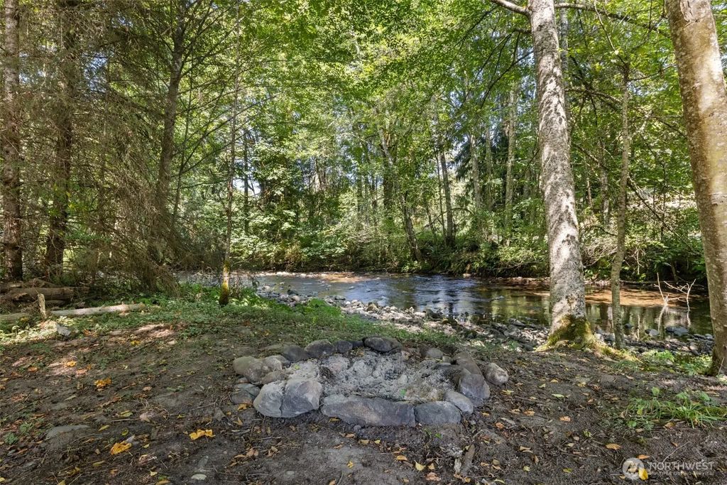 693 S Alder Lane, Port Angeles