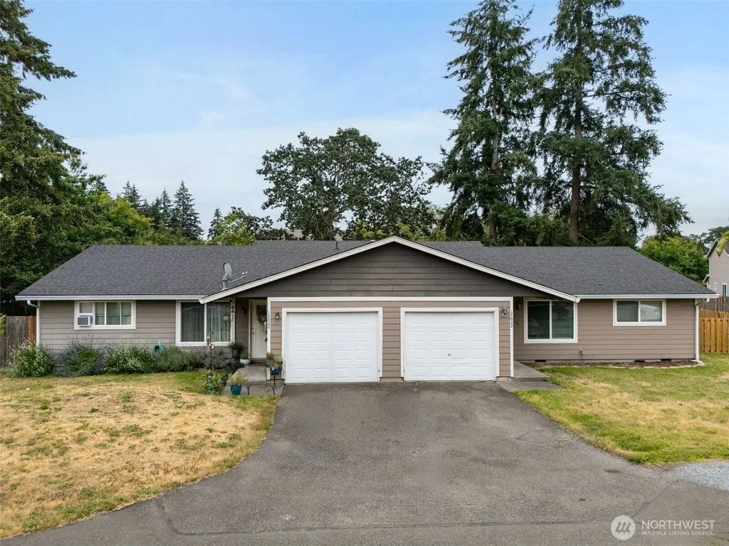 17620 17622 30th Avenue Ct E, Tacoma
