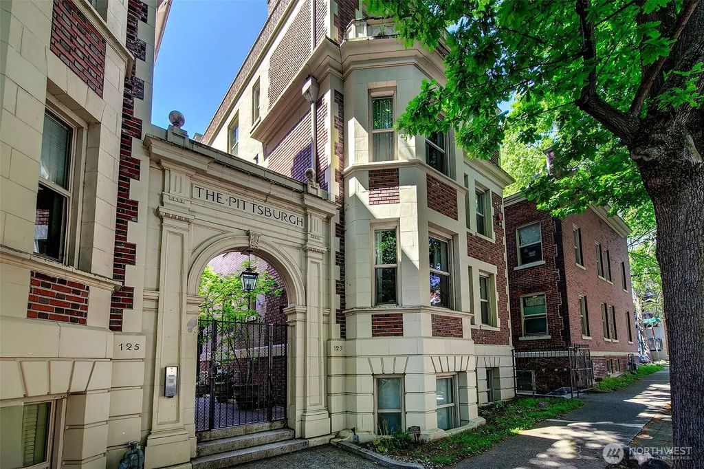 125 Warren Avenue N J, Seattle