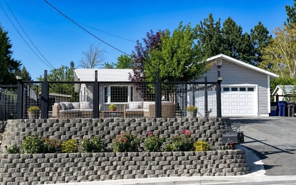 2207 Grant Road, East Wenatchee