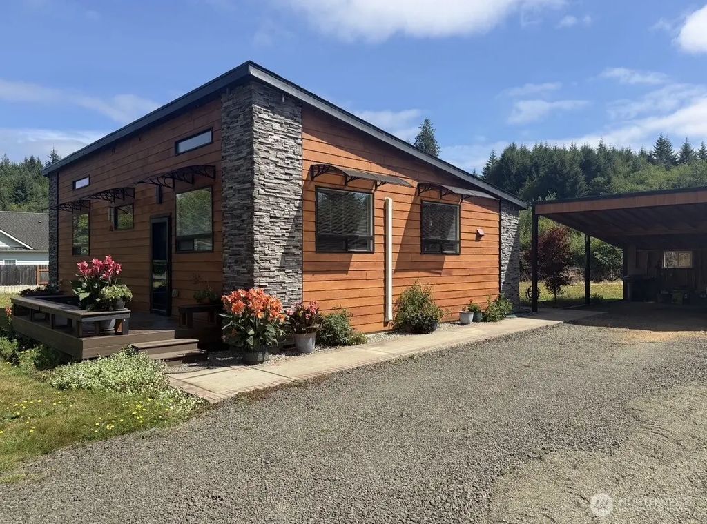 2601 & 2611 South Fork Road, Raymond