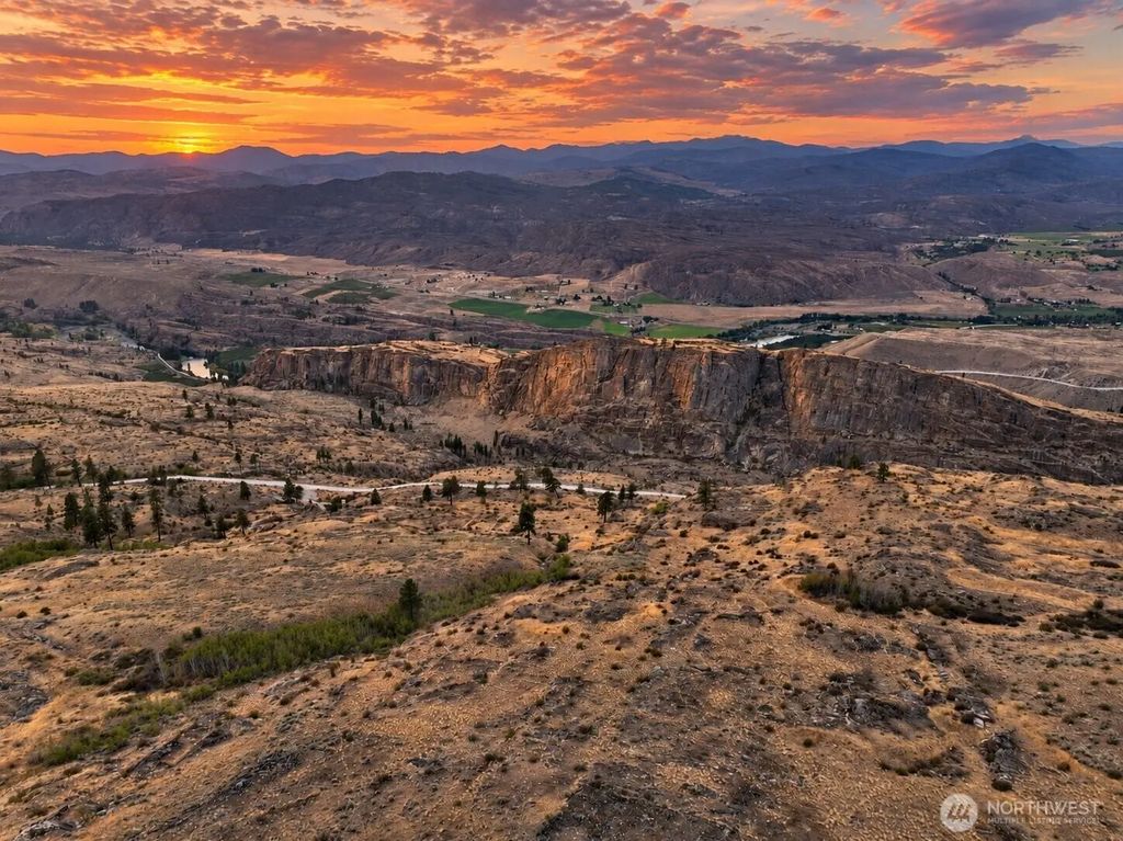 Mclaughlin Canyon Road, Tonasket