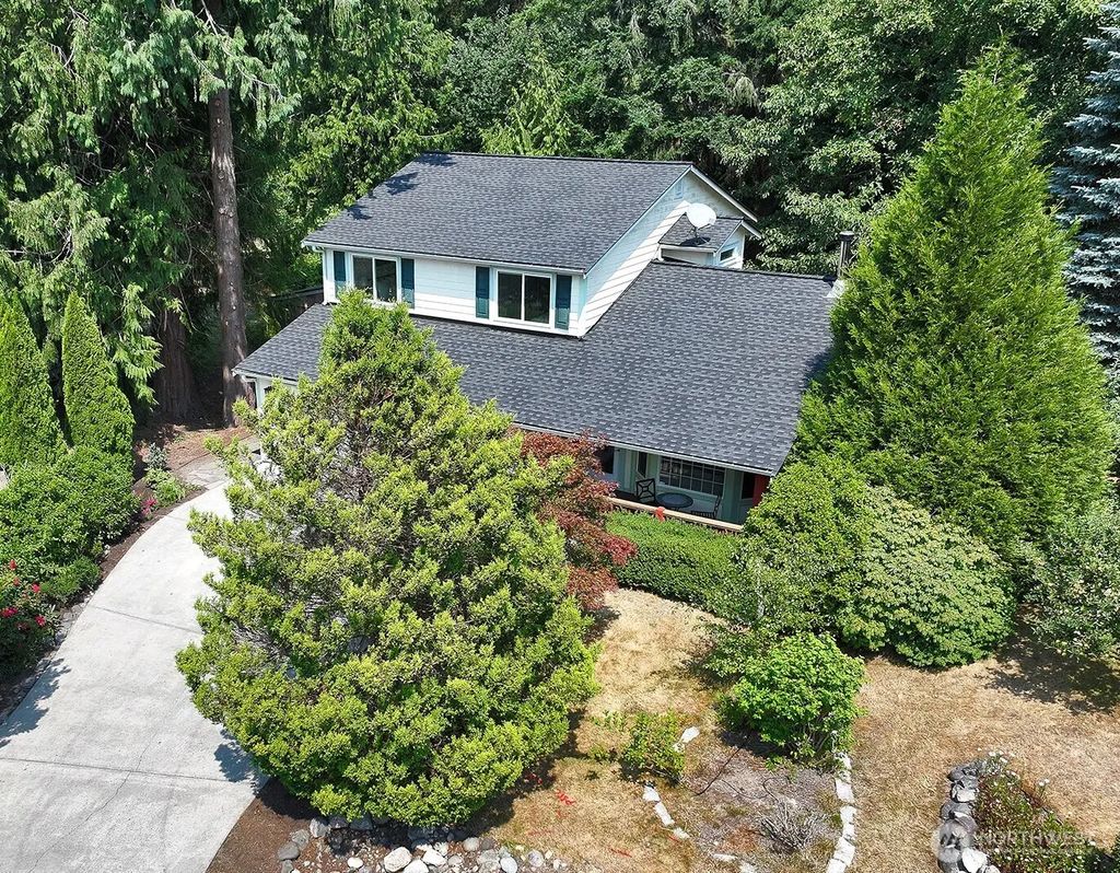 4323 Shadowood Drive, Clinton