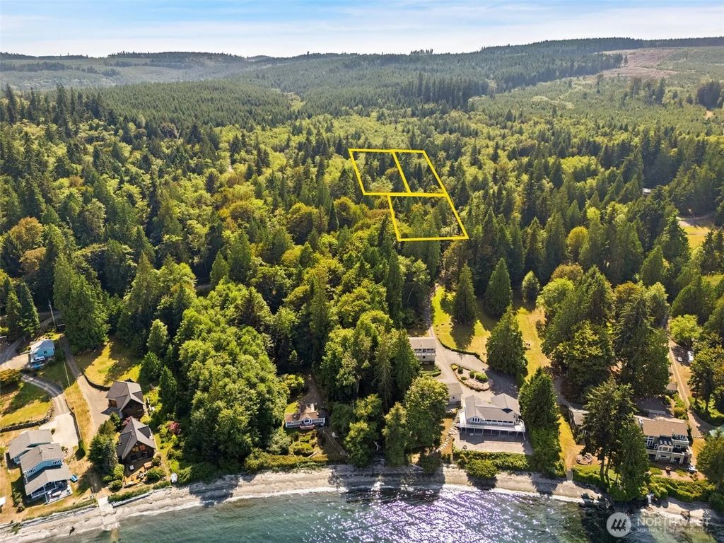 Oak Bay Road, Port Ludlow