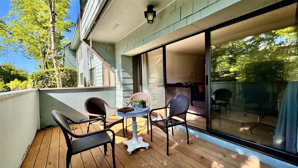 80 3030 80th Ave Se Avenue Se 101, Mercer Island