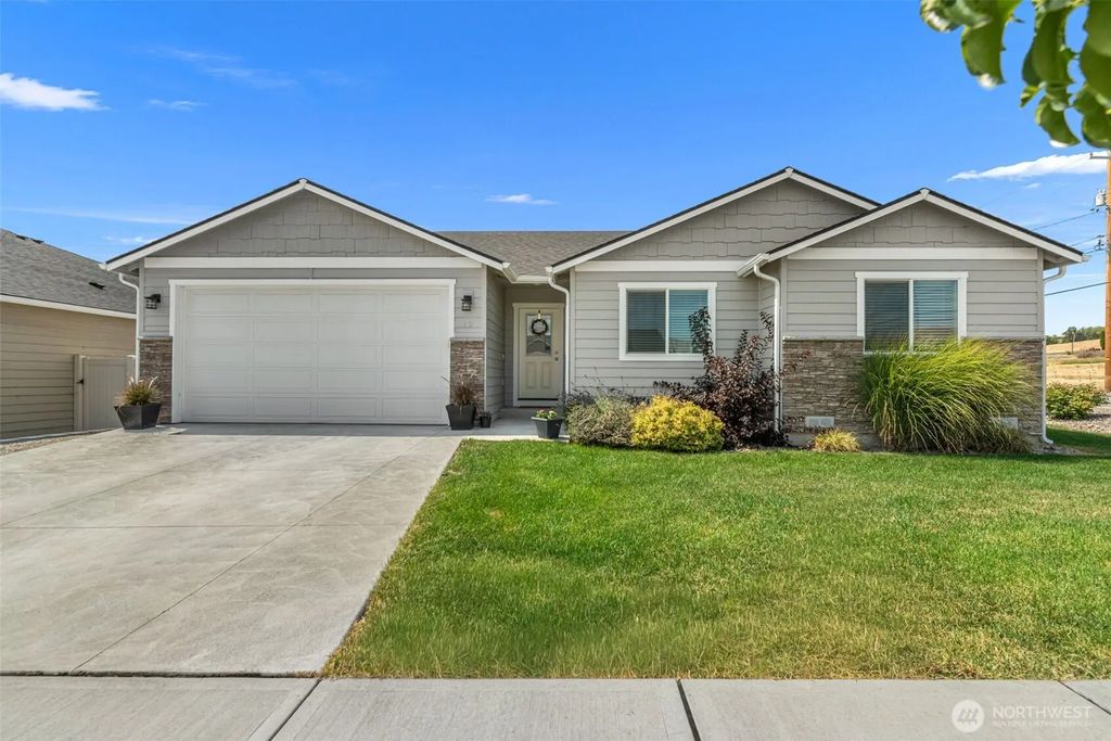 12 Emma Drive, Wenatchee