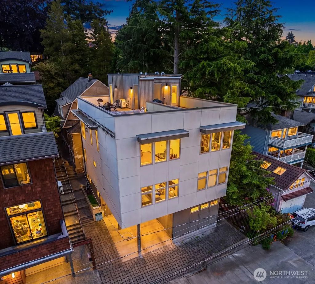 1935 B 7th Avenue W, Seattle