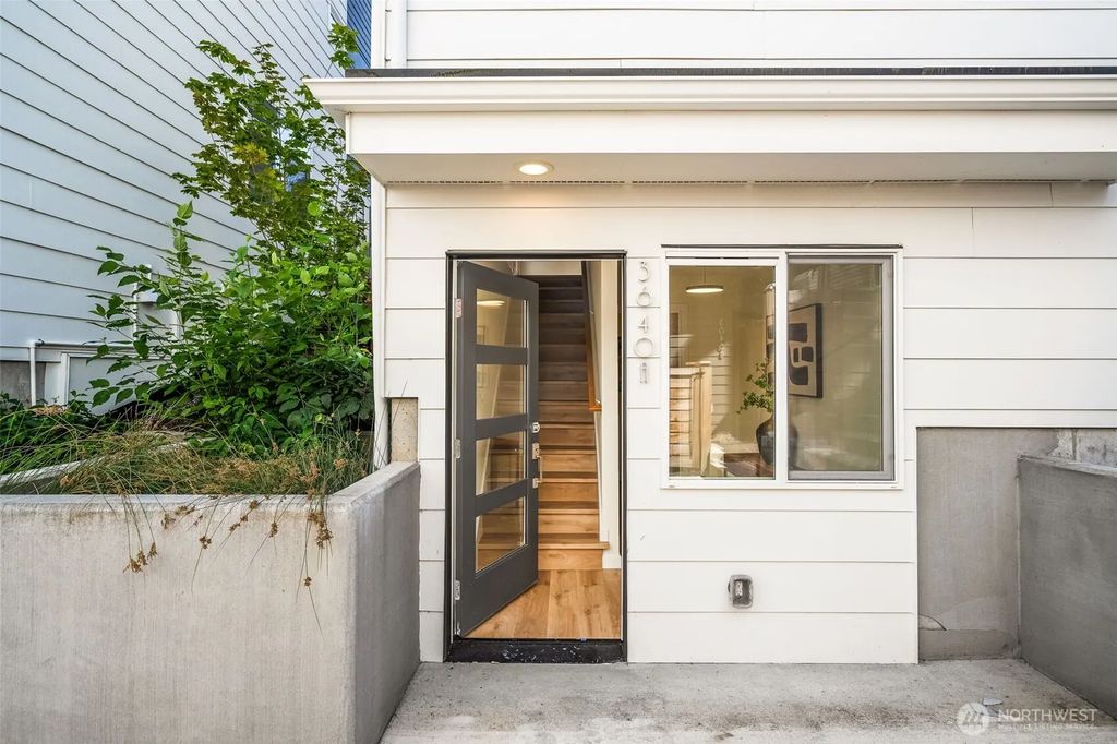 3640 A 13th Avenue W, Seattle