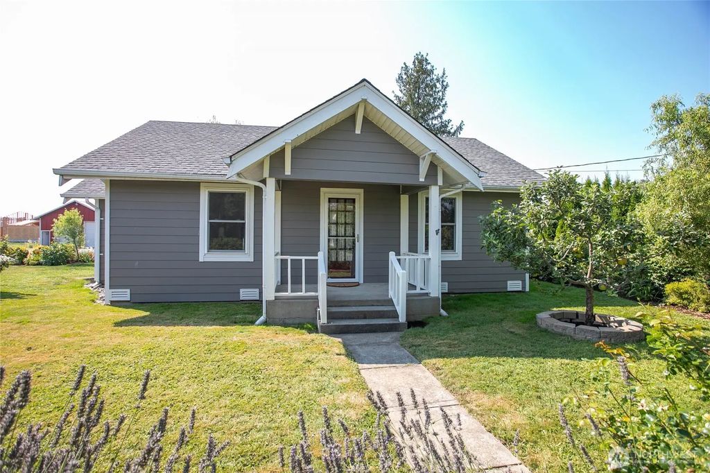 208 Mead Avenue, Everson