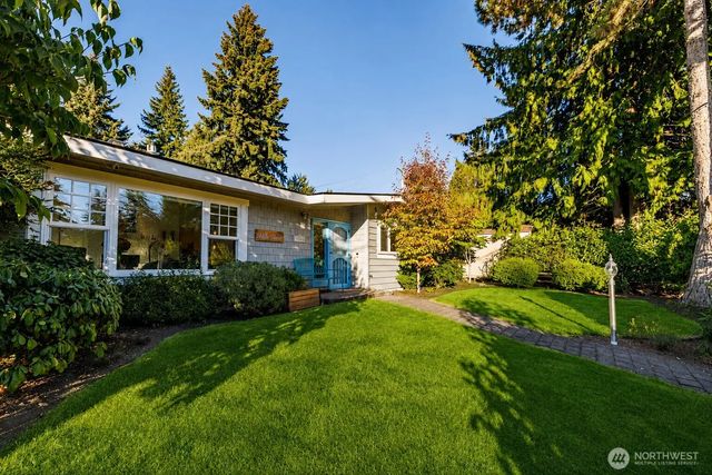 10648 Ne 47th Place, Kirkland