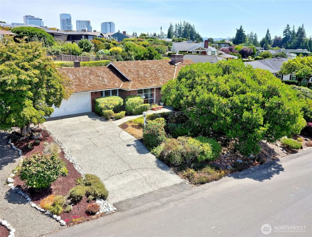 1012 Evergreen Drive, Bellevue