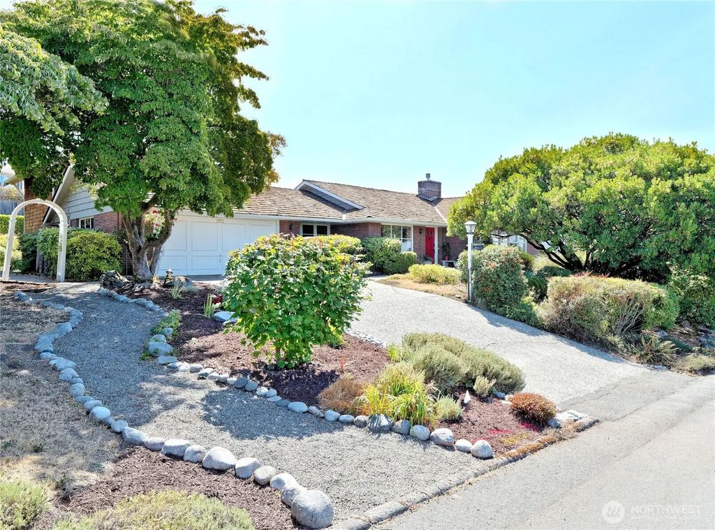 1012 Evergreen Drive, Bellevue