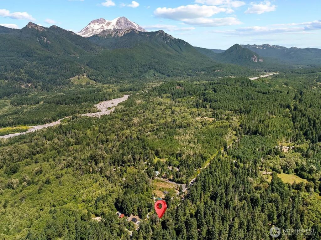 320 Skate Creek Road N, Eatonville