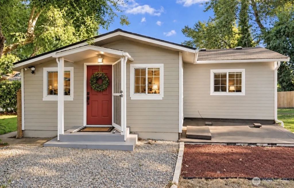 469 Maple Avenue Sw, Renton