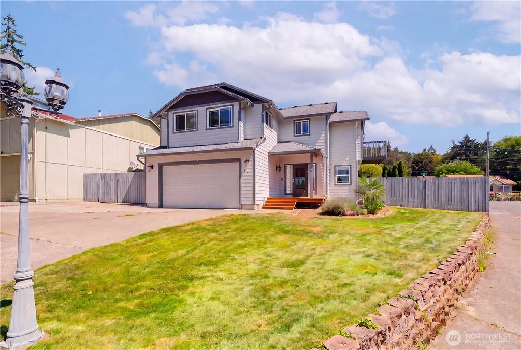 414 N 3rd Place, Kalama