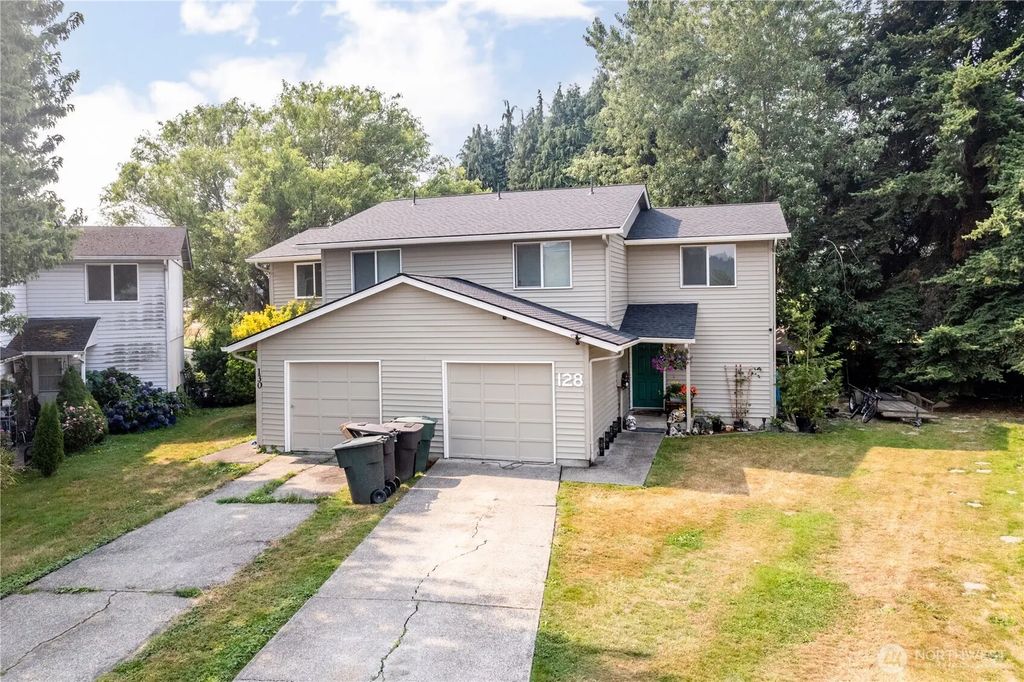 128 Cowan Court, Longview