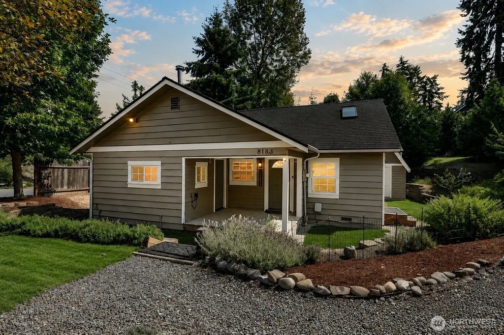 8183 Ne 165th Street, Kenmore
