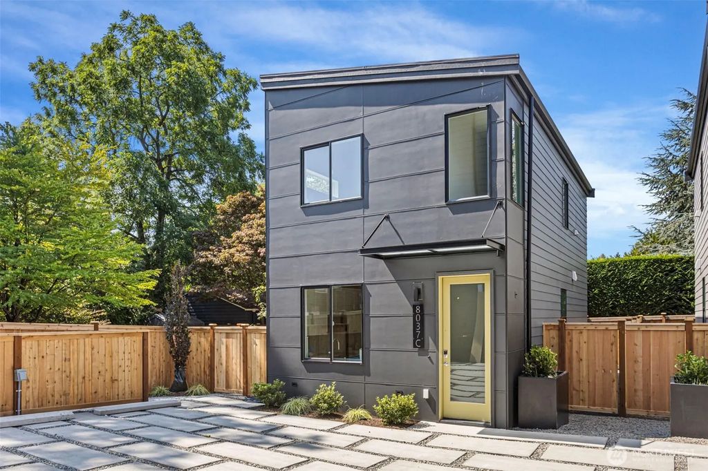 8037 Wallingford Avenue N C, Seattle