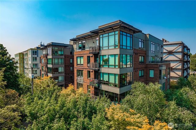 4547 8th Avenue Ne 504, Seattle