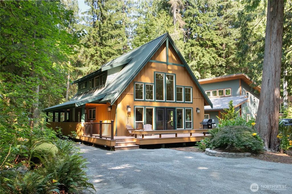 7073 Rainier Way, Glacier