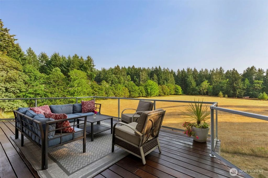 888 Leschi Way, Fox Island