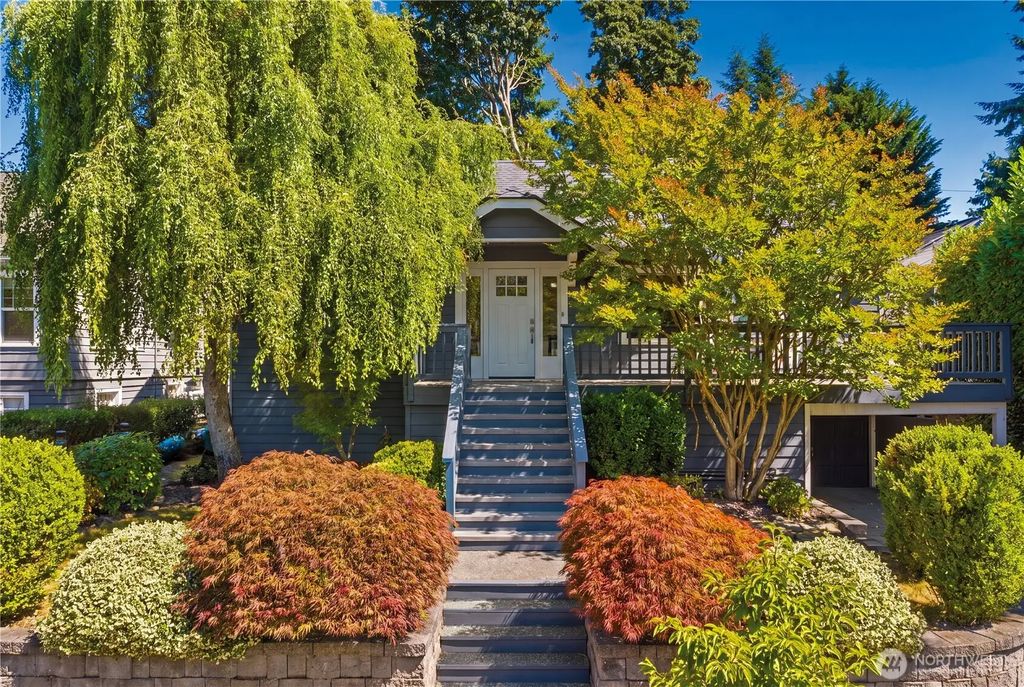 2568 28th Avenue W, Seattle