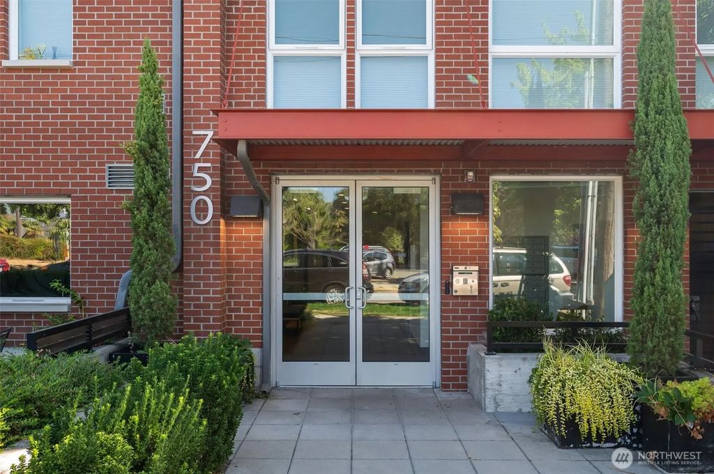 750 11th Avenue E 103, Seattle