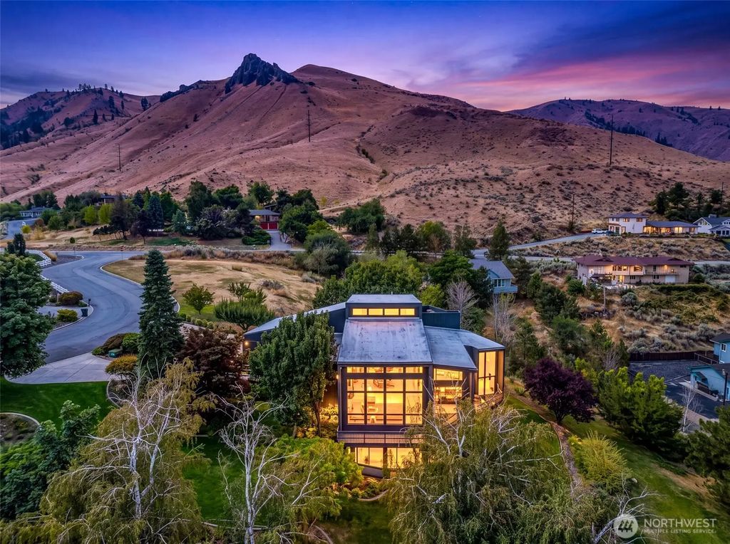 916 Skyline Place, Wenatchee