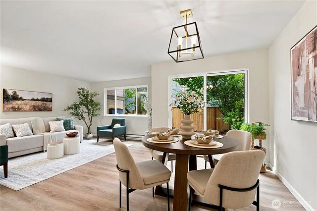 10017 Ne 138th Place B4, Kirkland