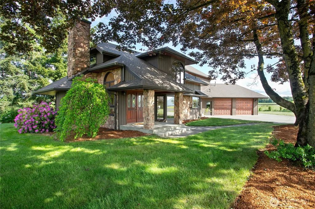 1133 E Pole Road, Everson