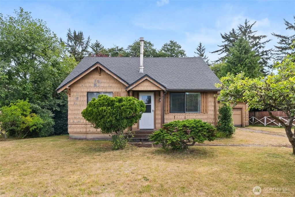 802 S Montesano Street, Westport
