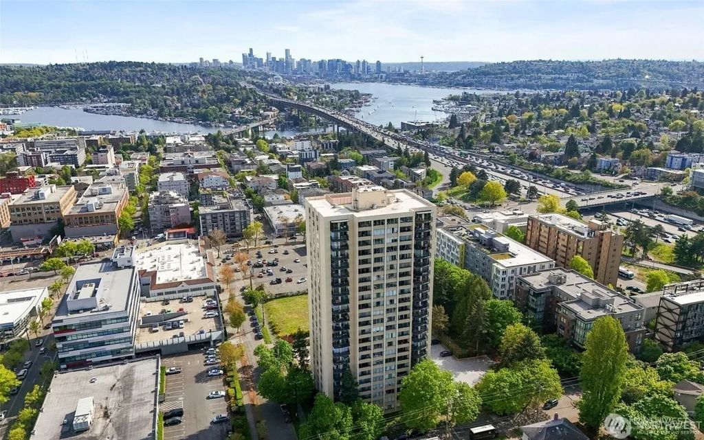 4540 8th Avenue Ne 1605, Seattle