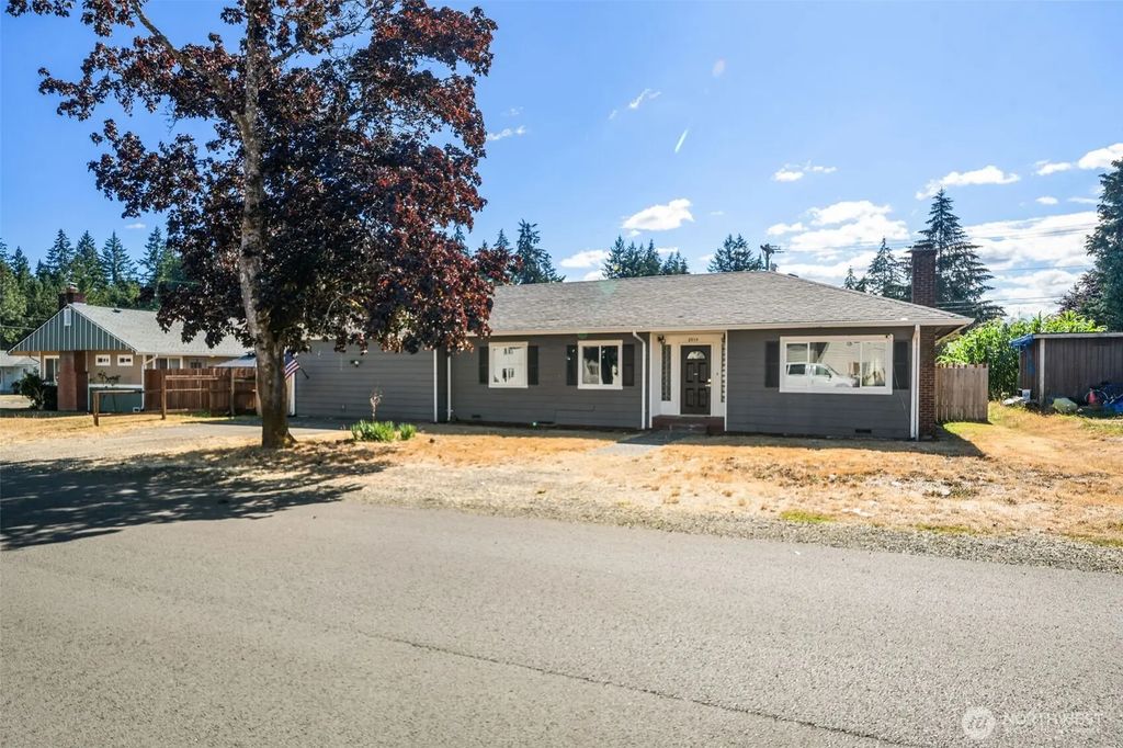 2015 Adams Street, Shelton