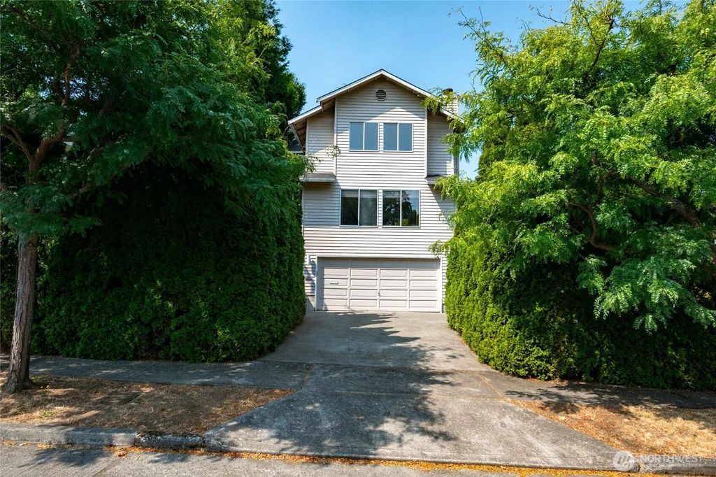 4407 30th Avenue W, Seattle