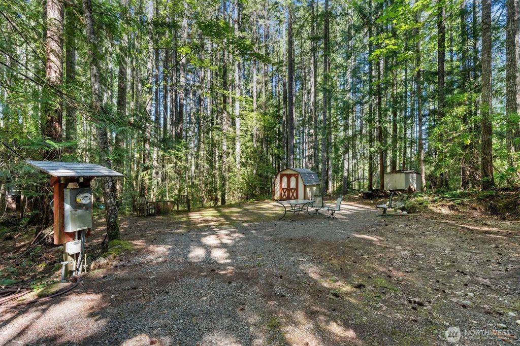 331 N. Dow Mtn. Drive, Hoodsport