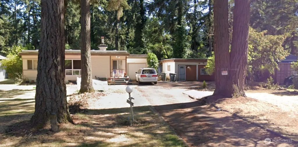 6350 Lake Avenue Sw, Lakewood