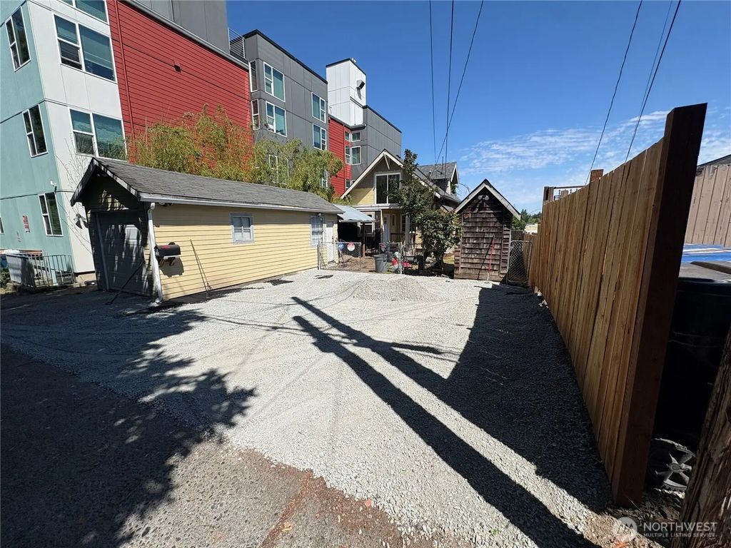 139 Nw 85th St, Seattle