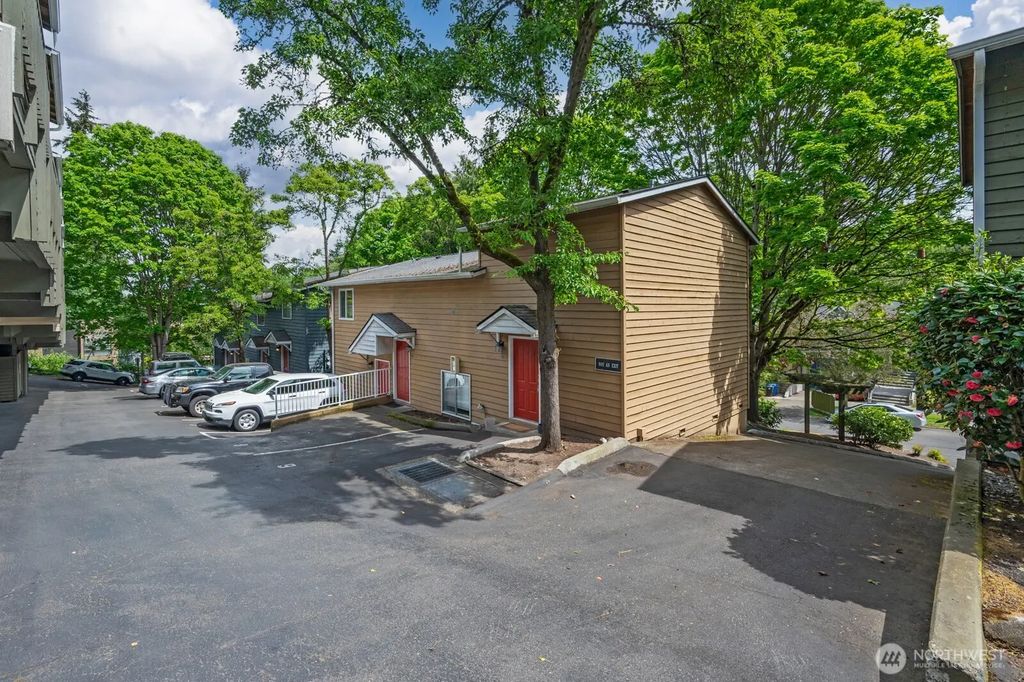 301 W Raye Street 106, Seattle