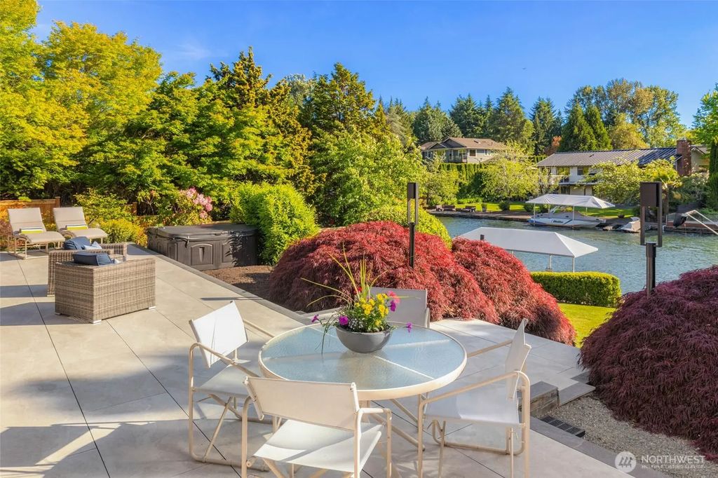 12 Columbia Key, Bellevue