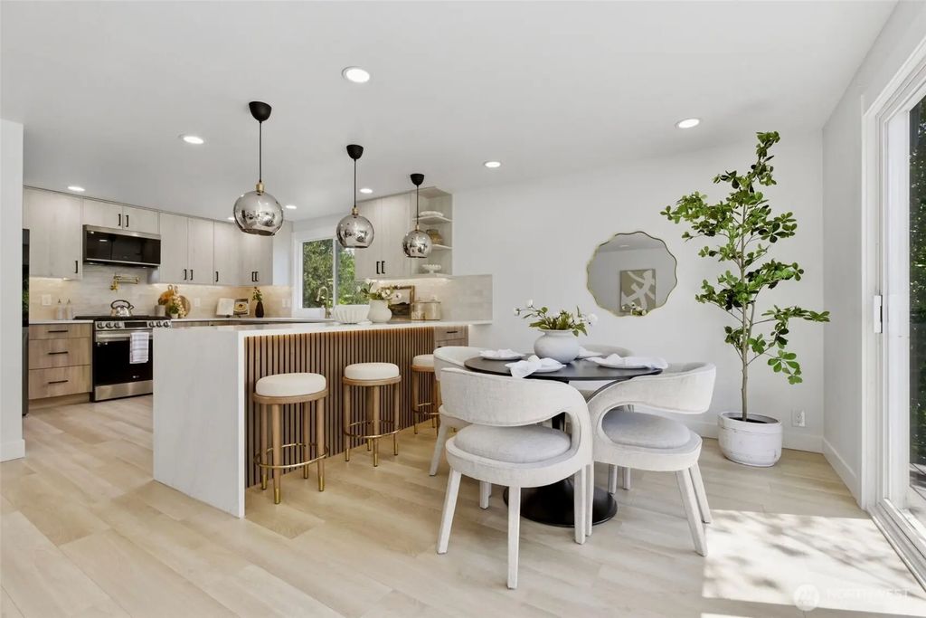 814 Ne 185th Street, Shoreline