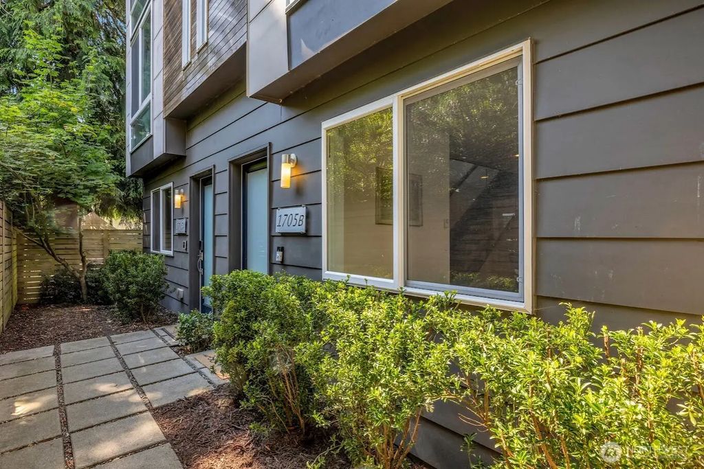 1705 Nw 63rd Street B, Seattle